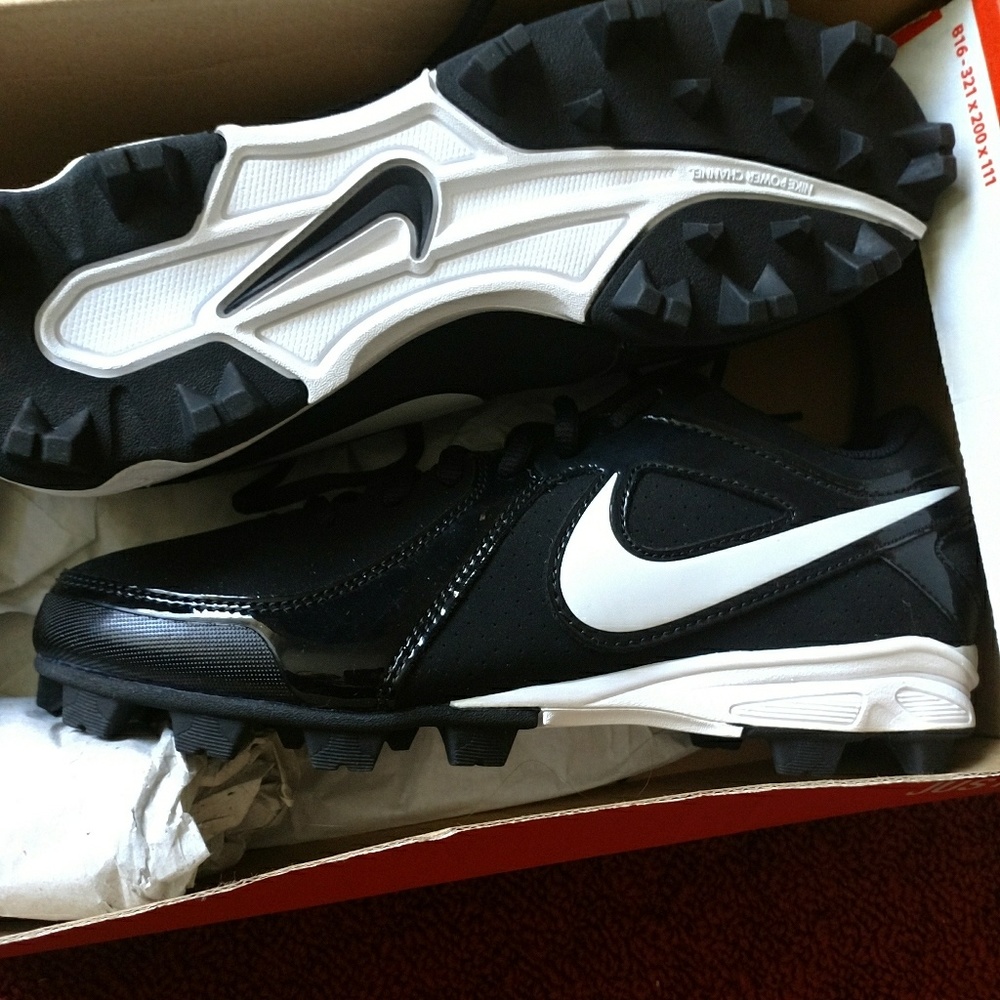 NIB Nike Baseball Cleats